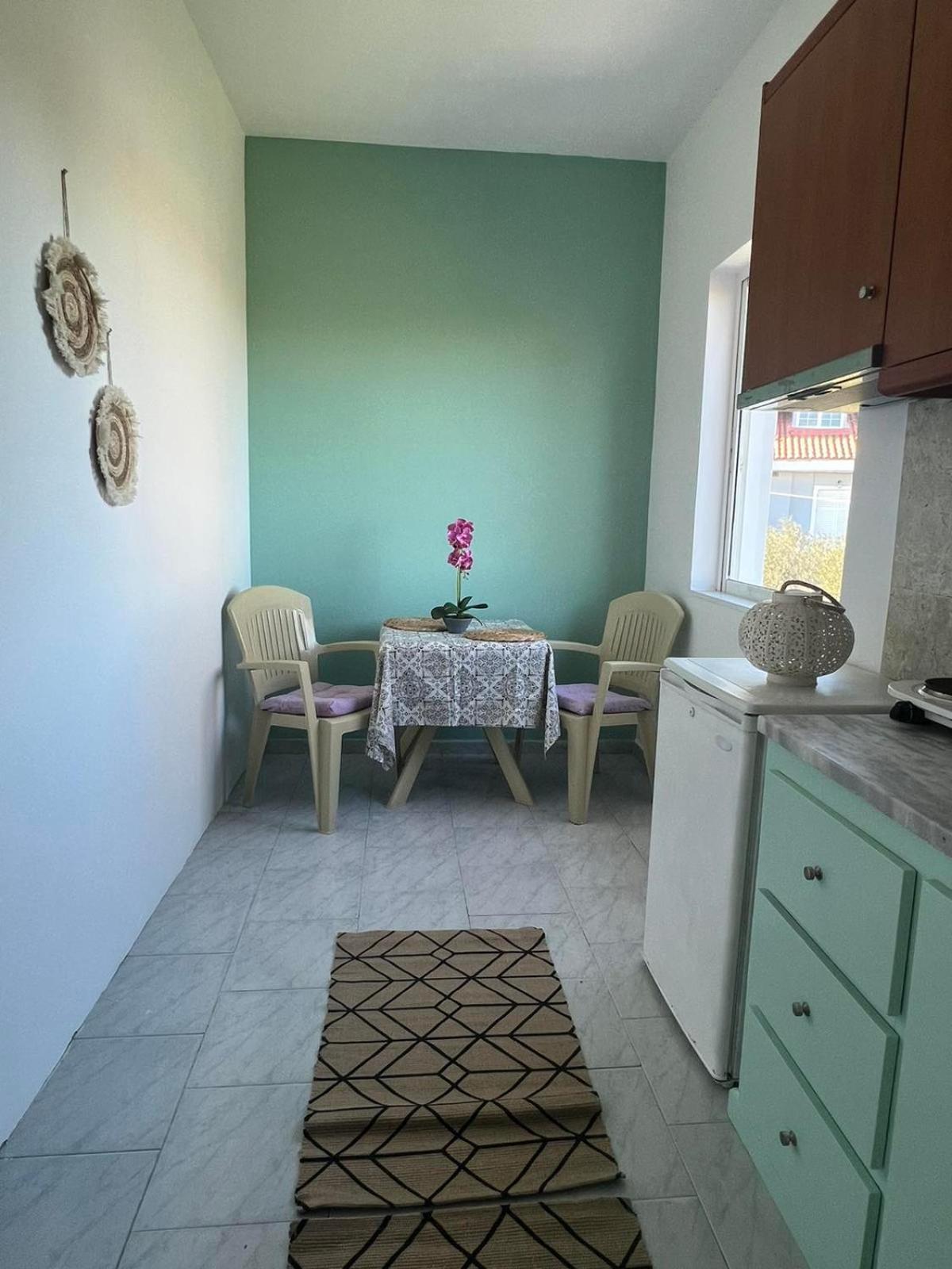 No Name Apartment